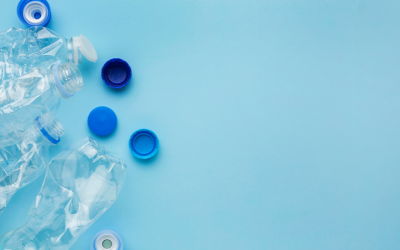 Compounding additives for plastic upcycling
